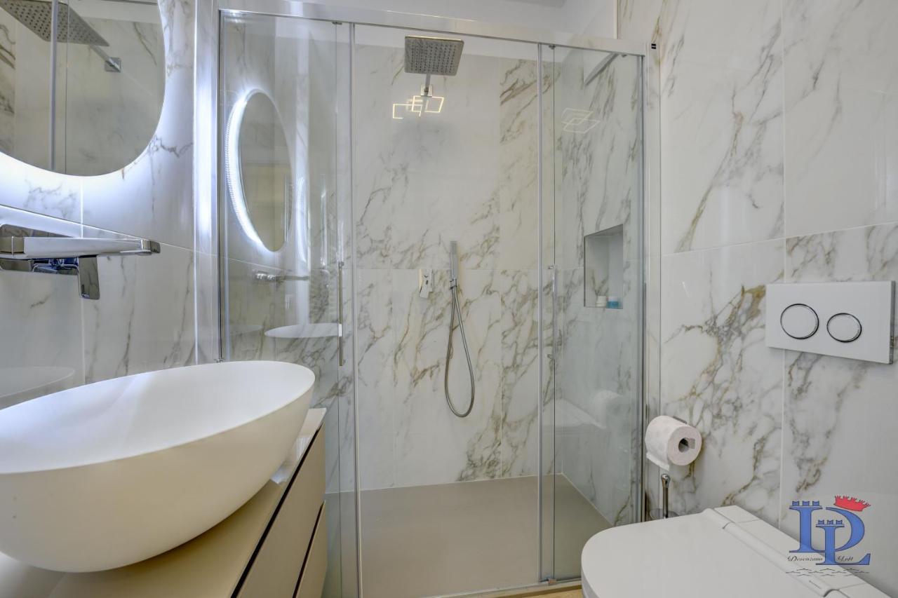 Desenzanoloft Official Partner Marriott Homes & Villas - Apa Dom Downtown Family Apartment ديسينسانو ديل غاردا المظهر الخارجي الصورة